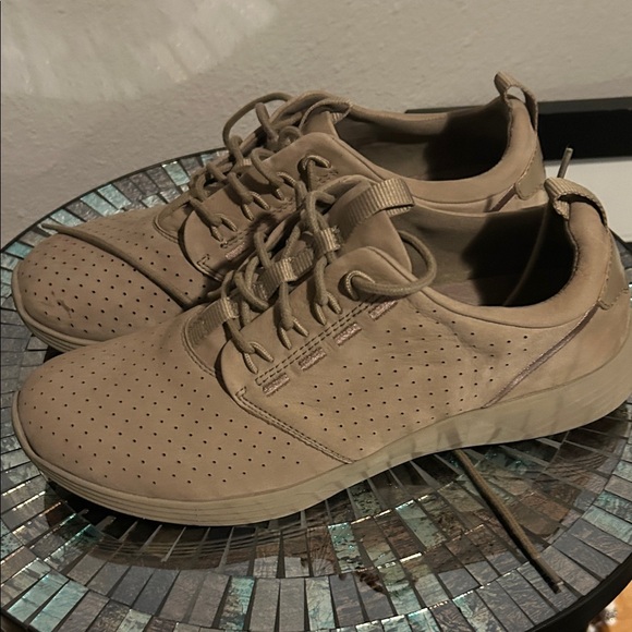 Earth Shoes - Earth Tan Sneakers